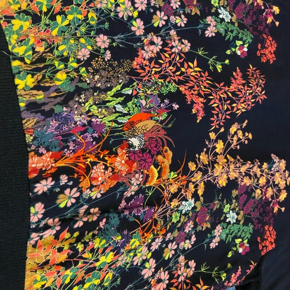 Zip-up floral long sleeve shirt/light jacket. - Picture 2 of 5